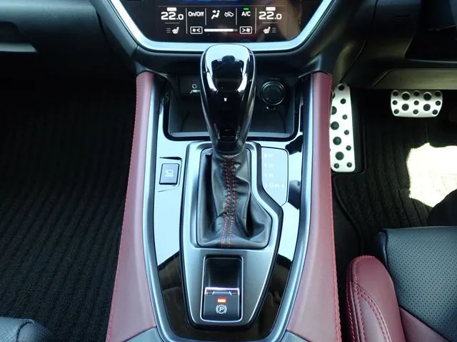 レヴォーグ(スバル)の車両写真