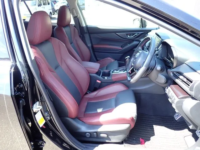 レヴォーグ(スバル)の車両写真