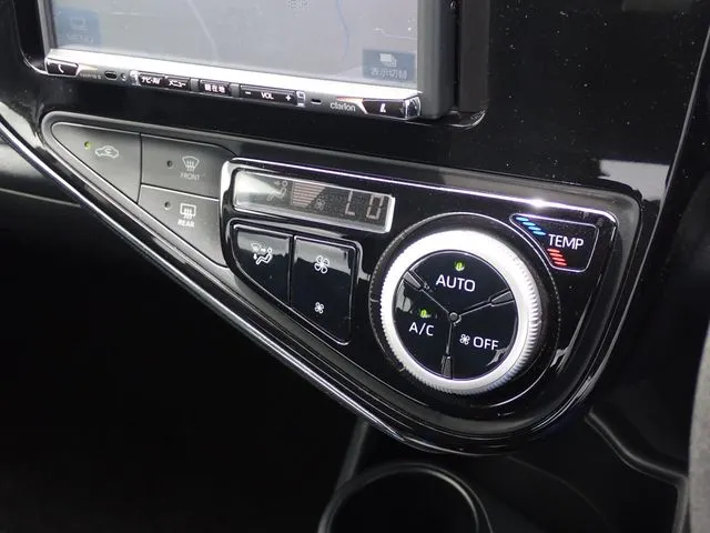 アクア（トヨタ）の車両写真