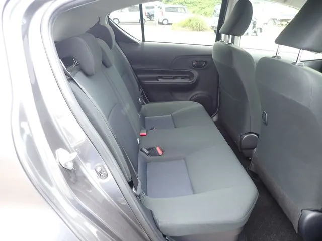 アクア（トヨタ）の車両写真