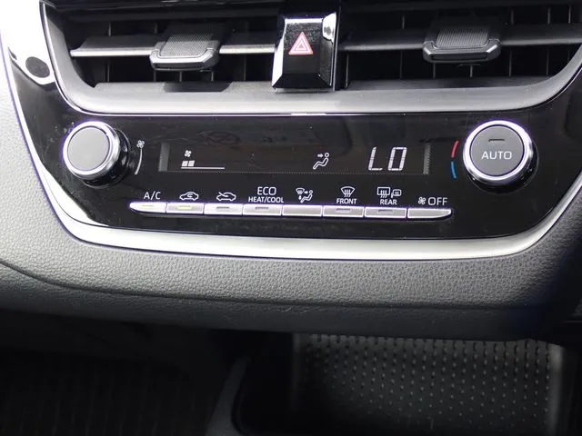 カローラ　セダン（トヨタ）の車両写真