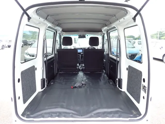 ハイゼットカーゴ 4WD(ダイハツ)の車両写真