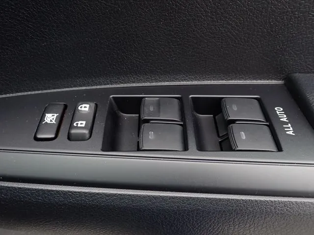 カローラアクシオ ハイブリッド(トヨタ)の車両写真