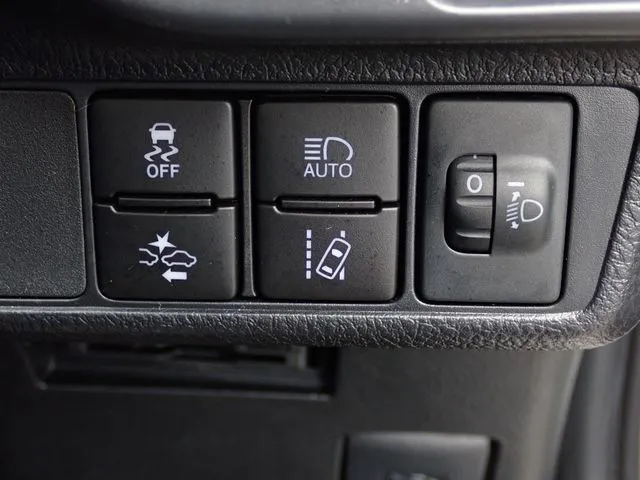 カローラアクシオ ハイブリッド(トヨタ)の車両写真