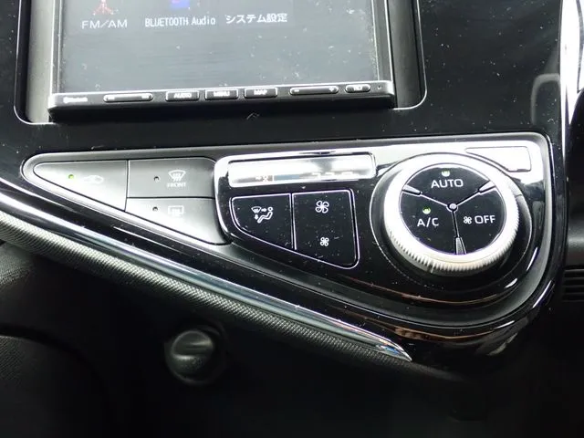 アクア(トヨタ)の車両写真