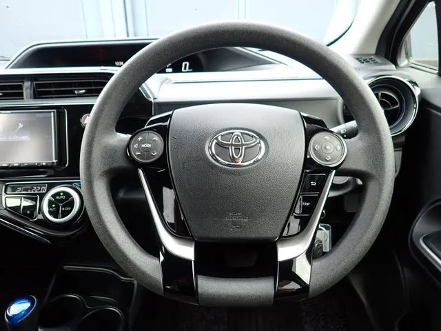 アクア(トヨタ)の車両写真