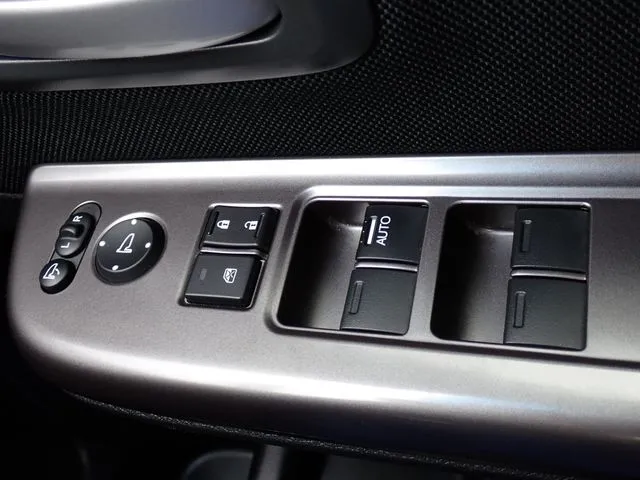 フリードプラス(ホンダ)の車両写真