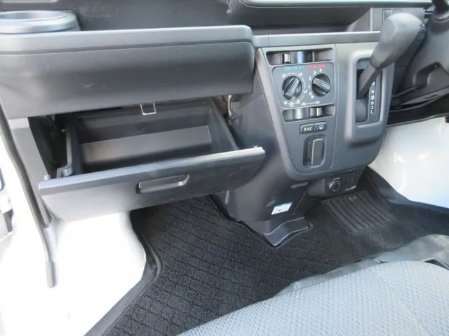 ハイゼットカーゴ 4WD(ダイハツ)の車両写真