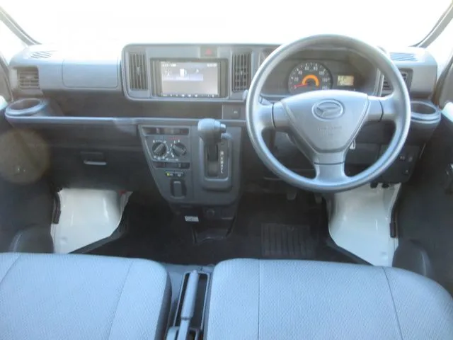 ハイゼットカーゴ 4WD(ダイハツ)の車両写真
