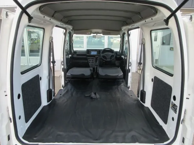 ハイゼットカーゴ 4WD(ダイハツ)の車両写真