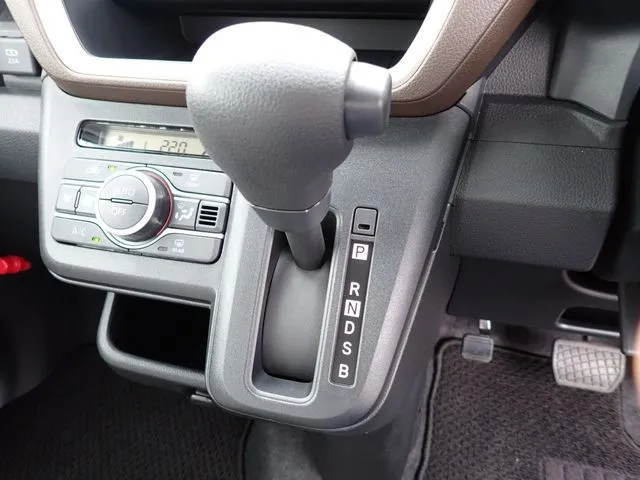 ダイハツ　ムーヴ　４ＷＤ
