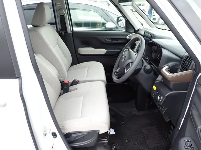 ダイハツ　ムーヴ　４ＷＤ