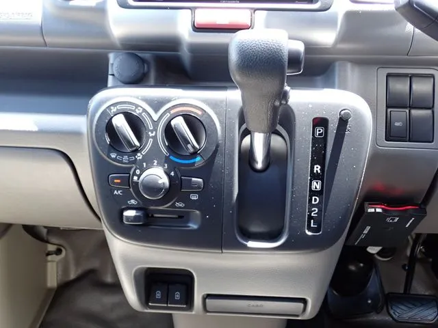 エブリイバン 4WD(スズキ)の車両写真
