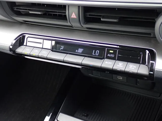 プリウス(トヨタ)の車両写真