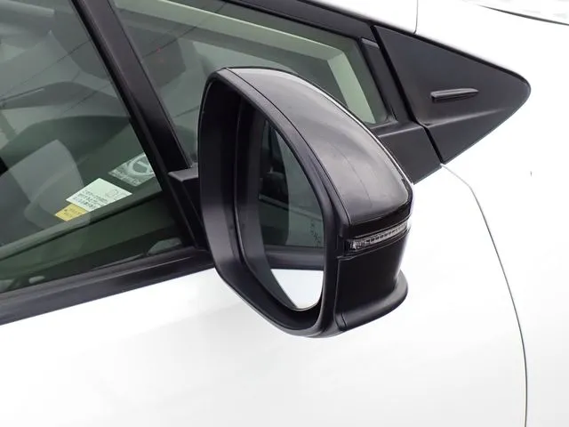 プリウス(トヨタ)の車両写真
