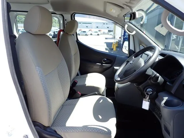 NV200バネットバン(ニッサン)の車両写真