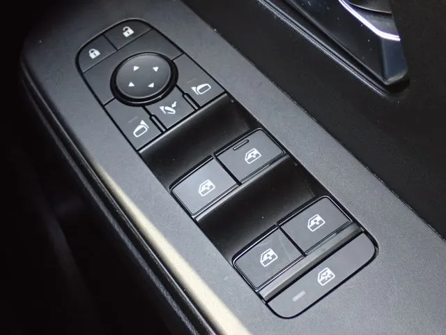セレナ(ニッサン)の車両写真