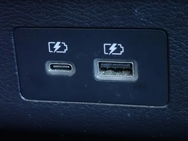 セレナ(ニッサン)の車両写真
