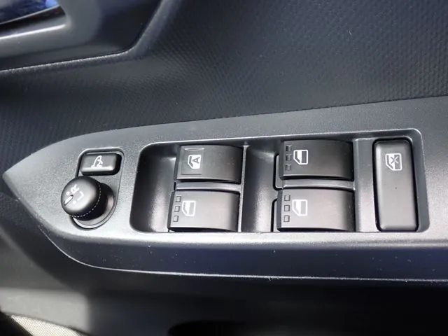 ミラ イース(ダイハツ)の車両写真