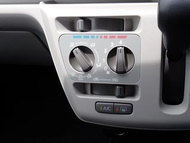ミラ イース(ダイハツ)の車両写真