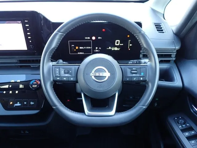 セレナ(ニッサン)の車両写真