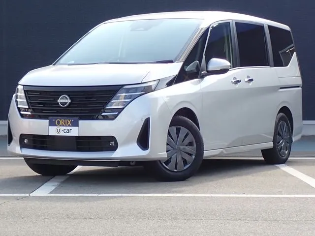 セレナ(ニッサン)の車両写真
