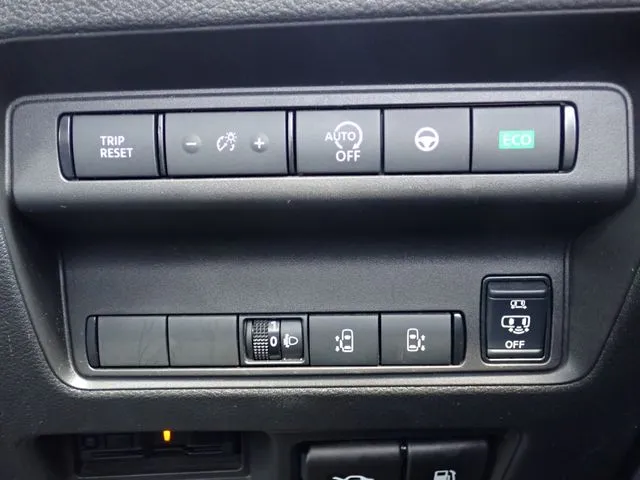 セレナ(ニッサン)の車両写真
