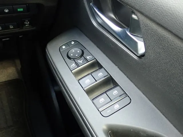 セレナ(ニッサン)の車両写真