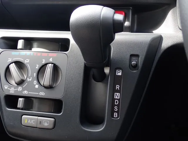 ミラ イース(ダイハツ)の車両写真