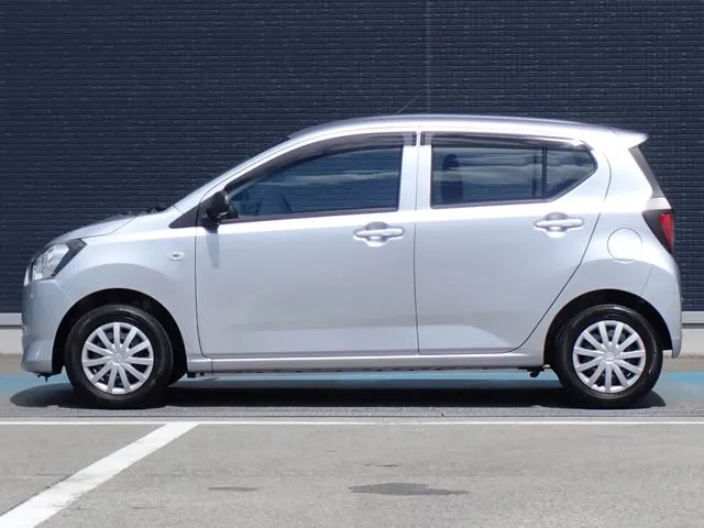 ミラ イース(ダイハツ)の車両写真
