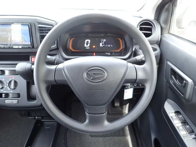 ミラ イース(ダイハツ)の車両写真