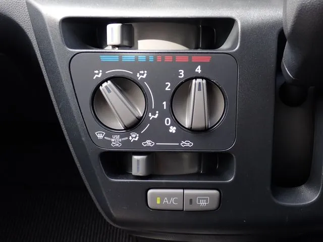 ミラ イース(ダイハツ)の車両写真