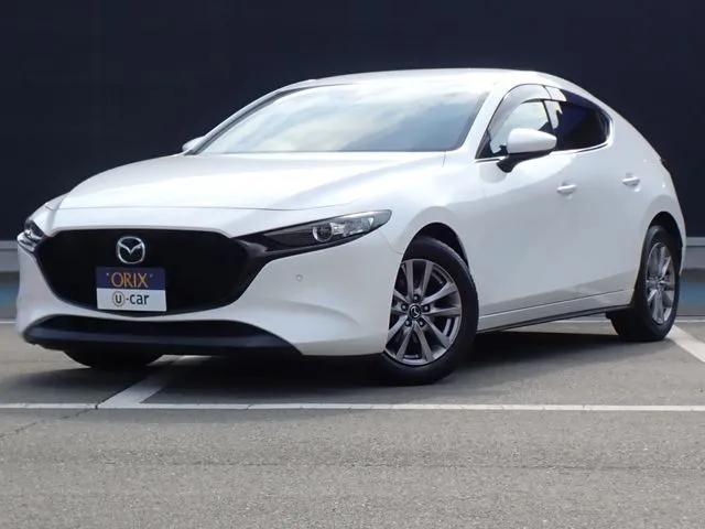 MAZDA3 ファストバック(マツダ)の車両写真