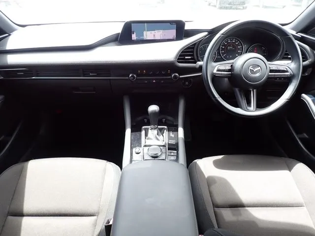 MAZDA3 ファストバック(マツダ)の車両写真