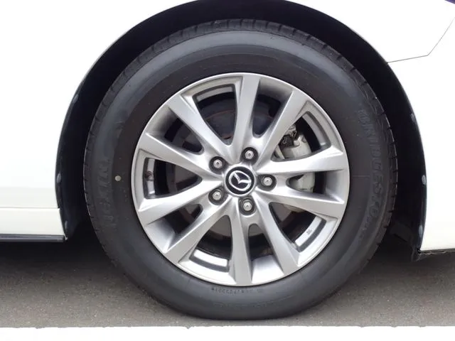 MAZDA3 ファストバック(マツダ)の車両写真