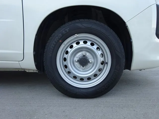 プロボックスバン　ハイブリッド（トヨタ）の車両写真