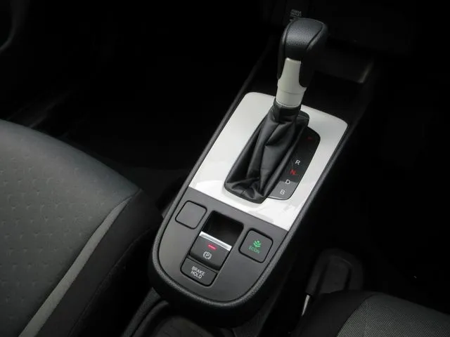 フィット　ｅ：ＨＥＶ　４ＷＤ（ホンダ）の車両写真