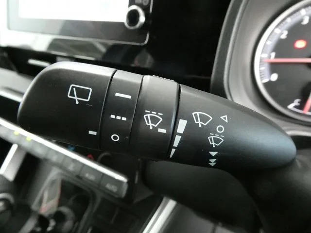 ヴォクシー(トヨタ)の車両写真