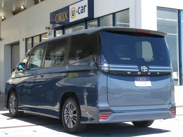 ヴォクシー(トヨタ)の車両写真