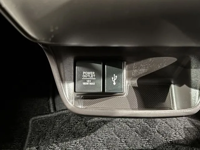 フリードプラス ハイブリッド(ホンダ)の車両写真