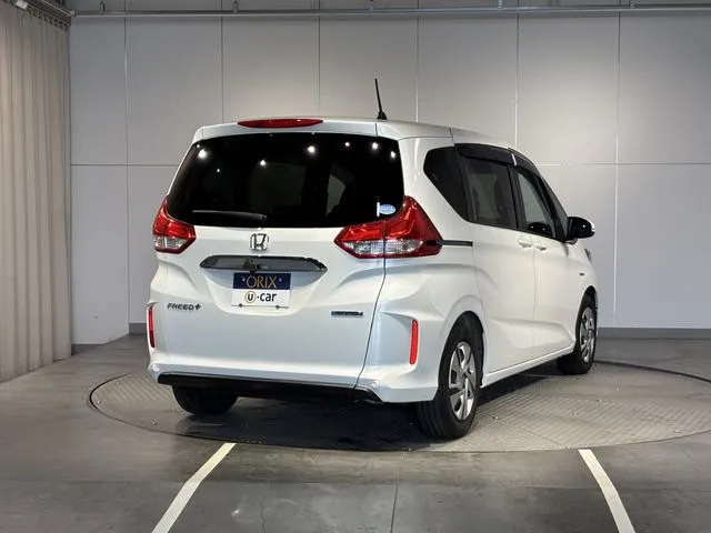 フリードプラス ハイブリッド(ホンダ)の車両写真