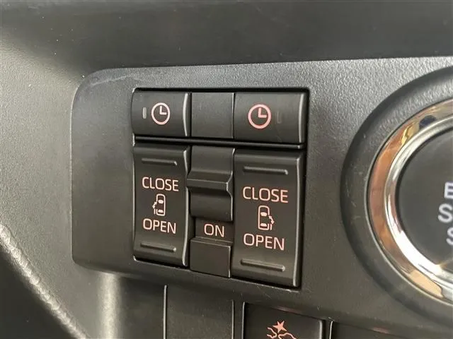 ルーミー(トヨタ)の車両写真