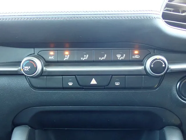 マツダ MAZDA3 セダン