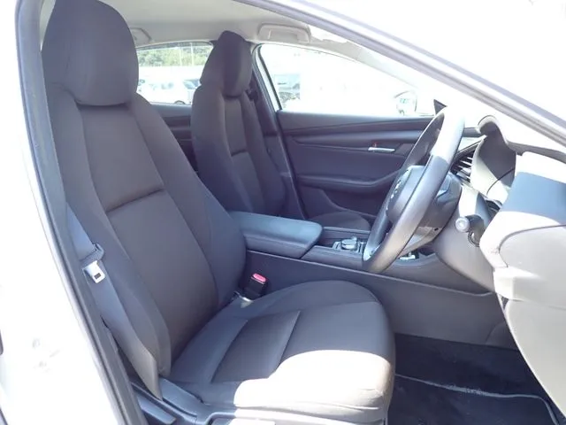 マツダ MAZDA3 セダン