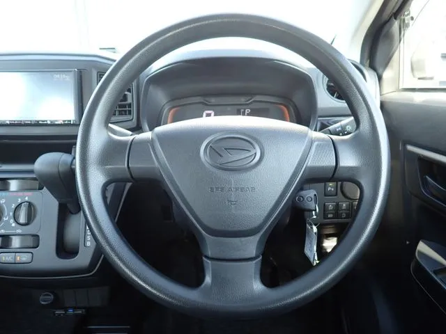 ミラ イース(ダイハツ)の車両写真