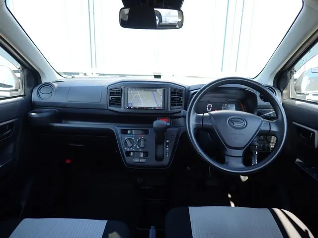 ミラ イース(ダイハツ)の車両写真