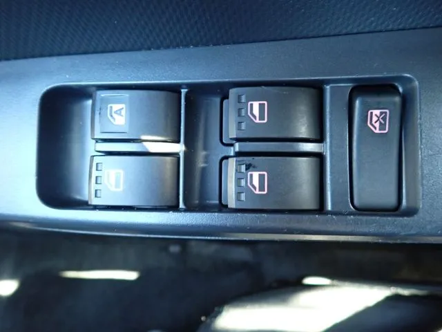 ミラ イース(ダイハツ)の車両写真