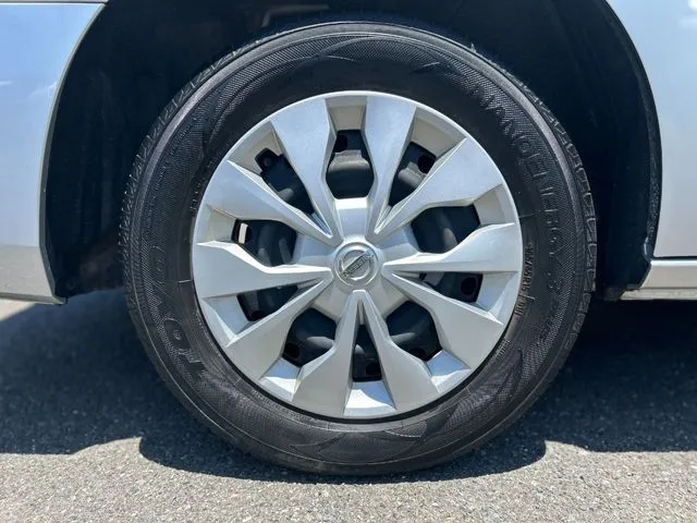 セレナ（ニッサン）の車両写真