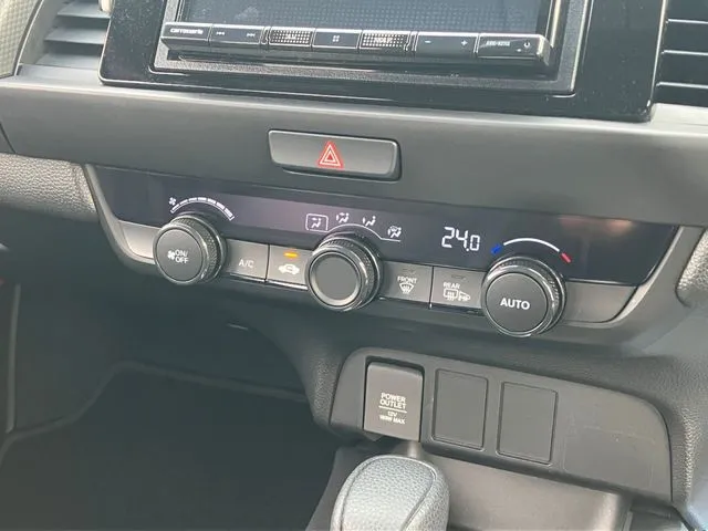 フィット e:HEV 4WD(ホンダ)の車両写真