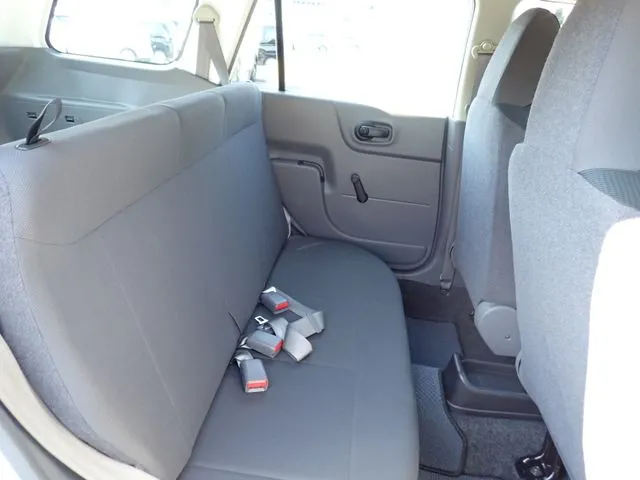 NV150 AD 2WD(ニッサン)の車両写真